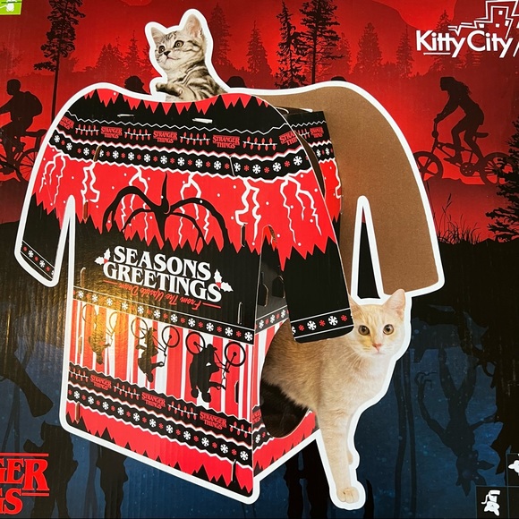 🐈Stranger Things Sweater Cat House (New) - Picture 1 of 11